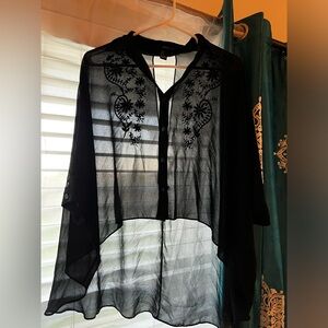 Forever 21 Black Sheer Flowy Half Sleeve Work Blouse Size S - Slit on Back